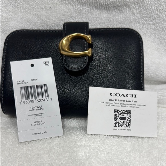 Coach Black Leather Wallet with Gold Clasp - Picture 2 of 5